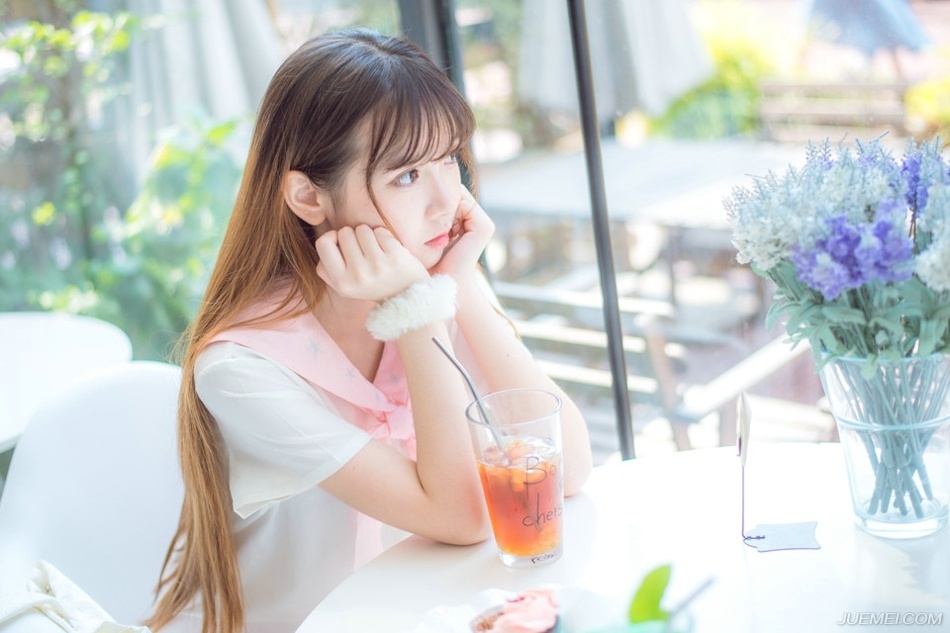 “厉害？”严颜闻言，不禁冷笑一声：“我倒要看看他是如何厉害，来人，点兵八千，随我出征！”